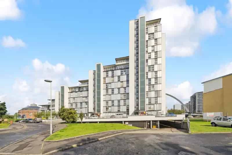 2 Bedroom Flat for Sale Shawlands