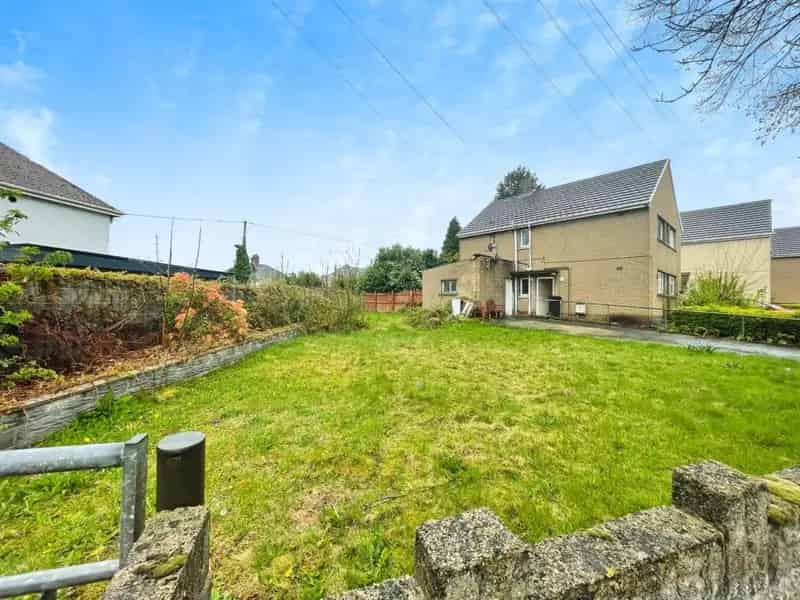 2 Bedroom Ground Floor Flat for Sale Near Neath Town Centre
