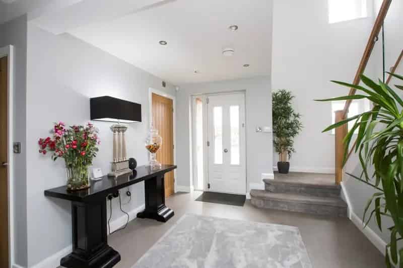 5 Bedroom Renovated House Bradshaw