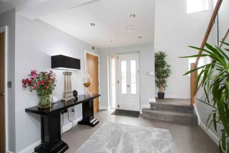 5 Bedroom Renovated House Bradshaw