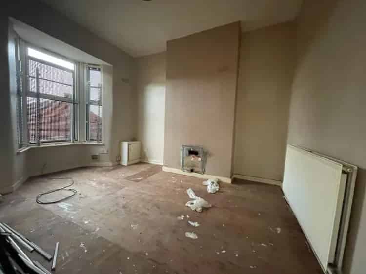 2 Bedroom Mid Terrace House For Renovation Everton L5