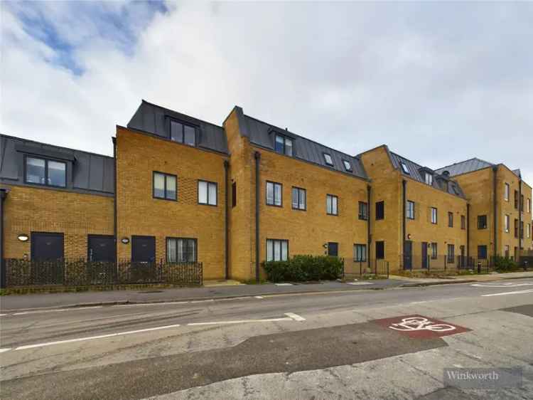 1 Bedroom Apartment Surbiton Private Garden Basement Parking