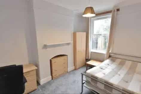 6 rooms house of 10 m² in Sheffield