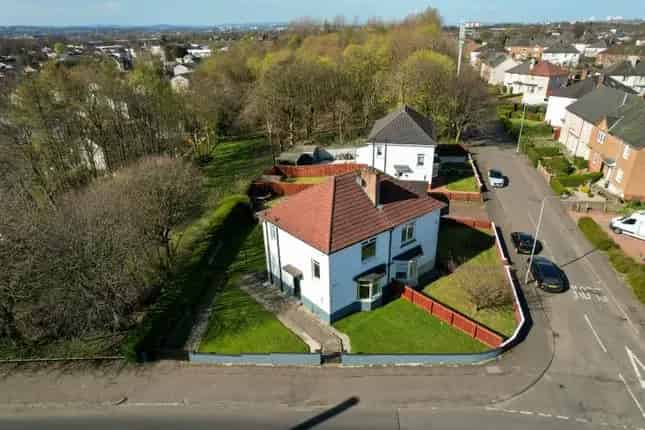 3 Bedroom Semi Detached House for Sale Glasgow