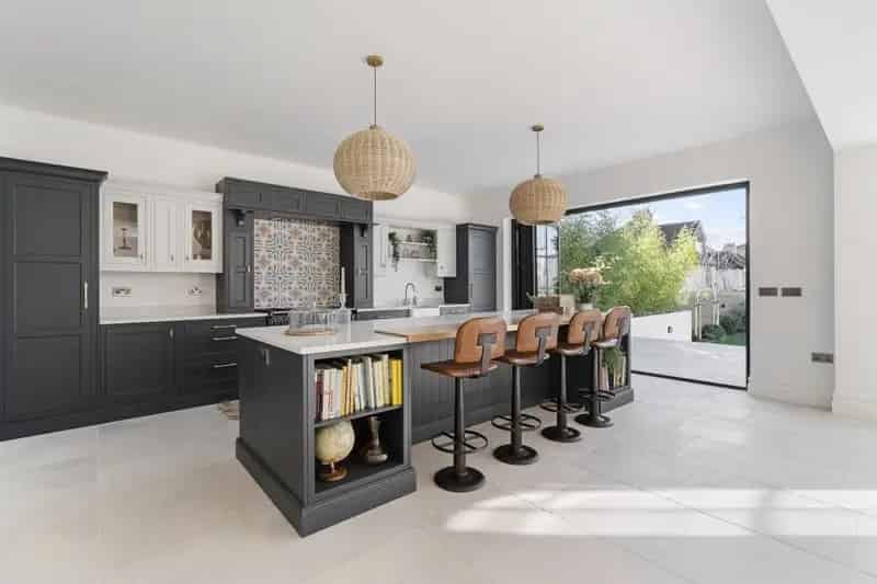 5 Bedroom Detached House Hove To Rent