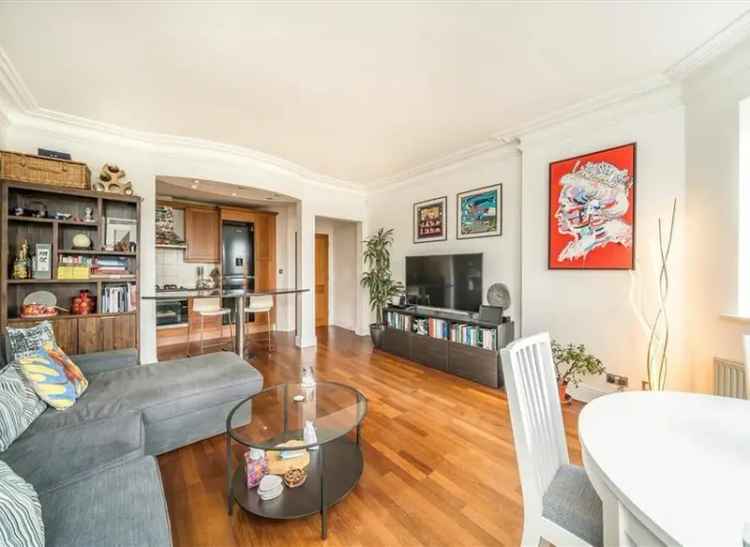 Spacious Period Conversion near Clapham Common