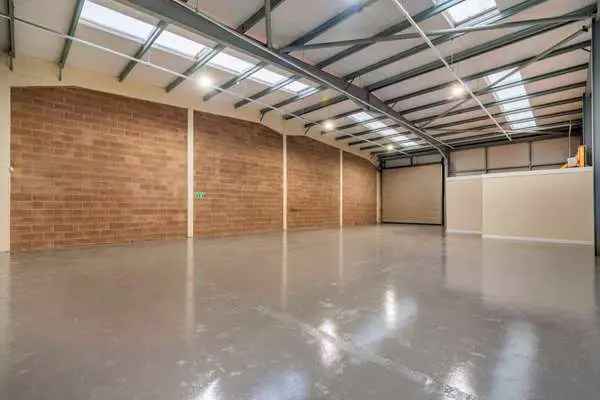 Light Industrial Unit to Rent Glasgow Business Park 2574 sqft