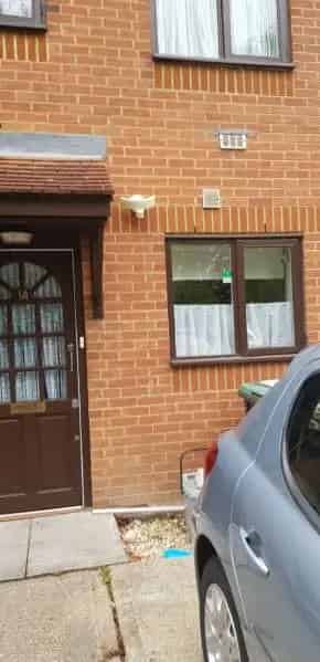 2-Bed House with Garden in Quiet Area