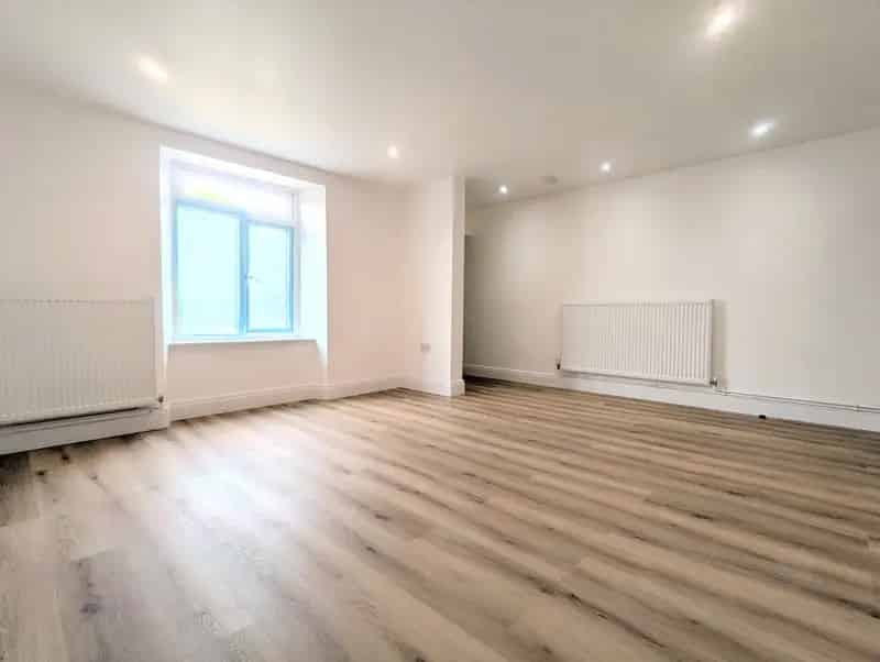 2 Bedroom Cottage to Rent in Winterbourne