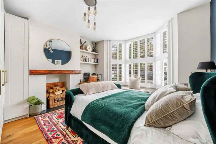 2 Bedroom Flat House to Rent in Acton