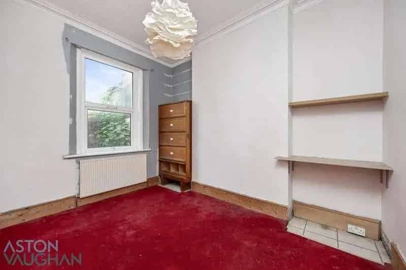2 Bed Flat for Sale in Brighton - Prime Location