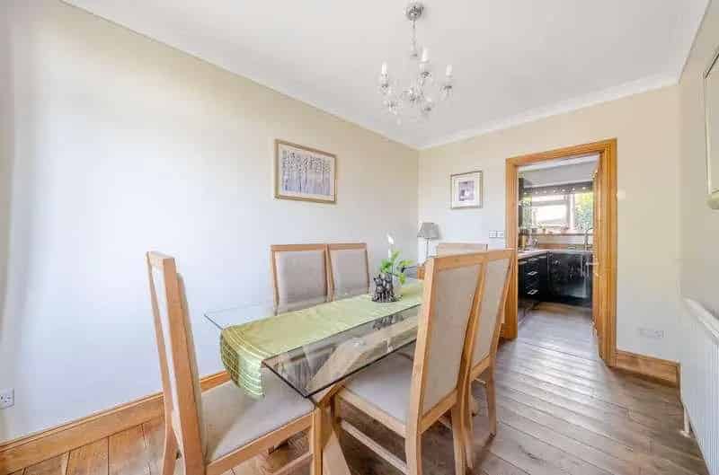 4 bed house for sale