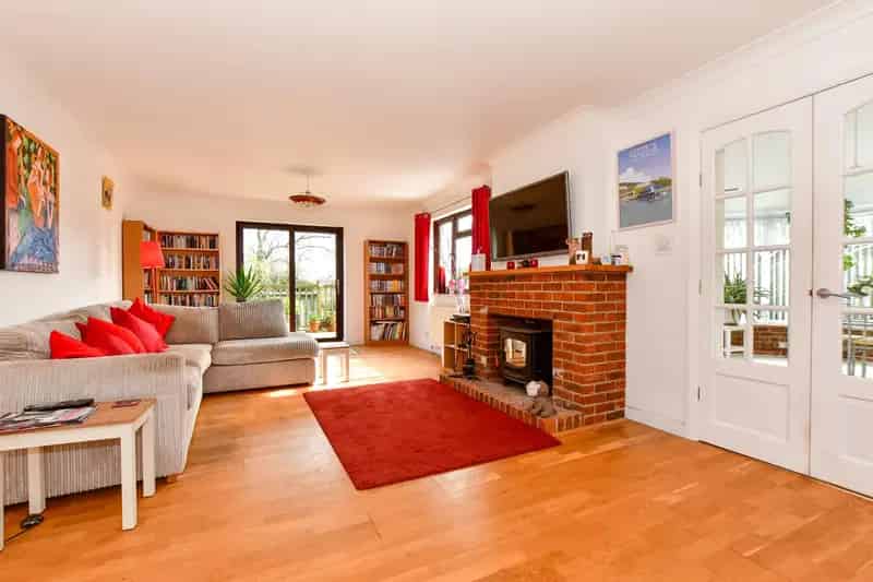 5 Bedroom Detached House with Annex and Summer House