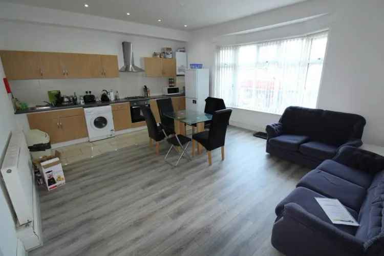 4 bedroom flat to rent