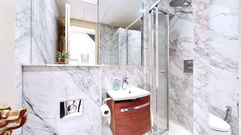 4 Bed Property for Sale in London SW7 - Luxurious Living near Harrods