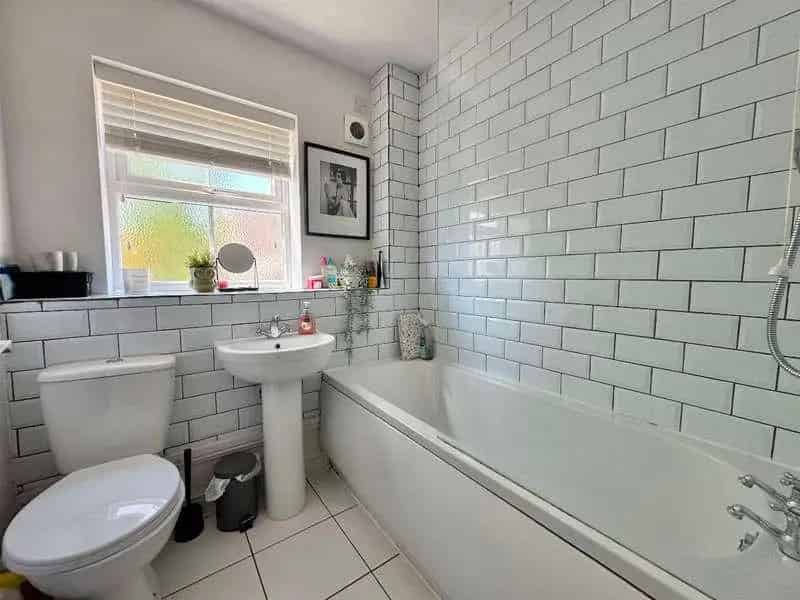 1 Bed House for Sale Monkspath
