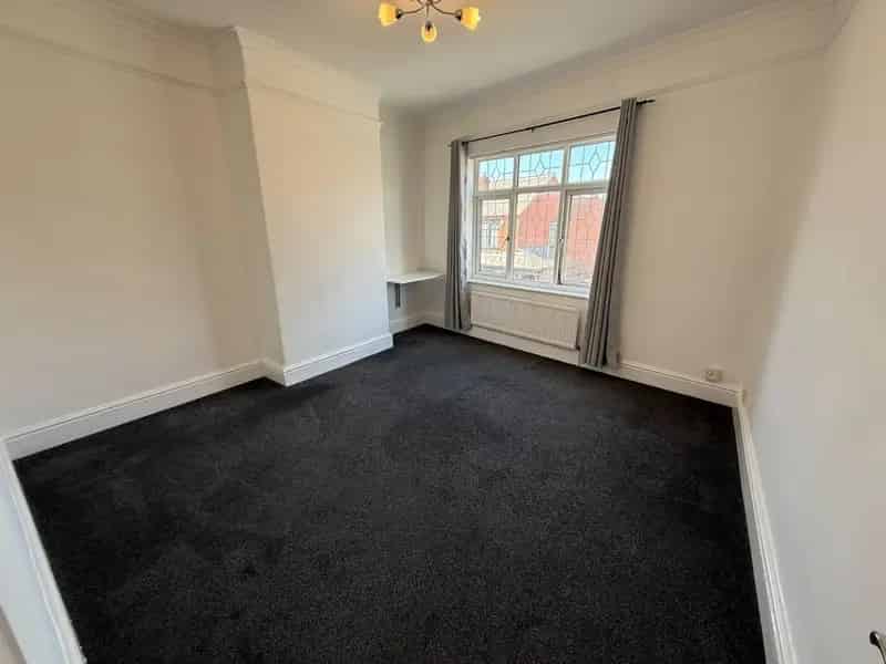 2 Bedroom House To Let Newly Decorated Great Location Pets Considered