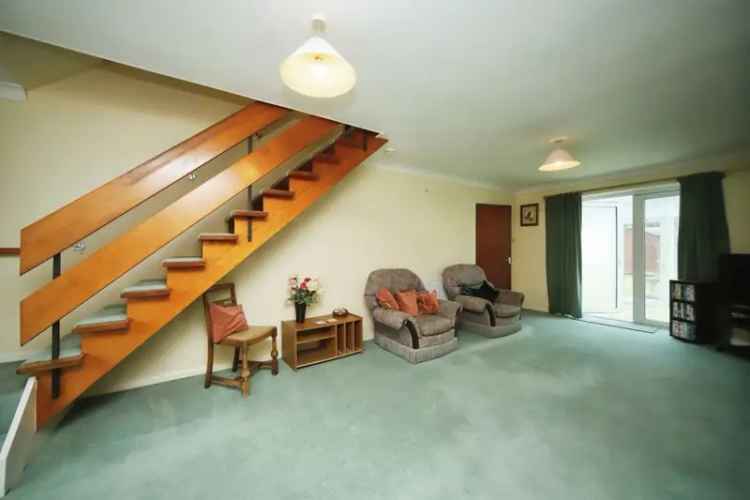 3 Bed Family Home with Conservatory Garage and Driveway Parking