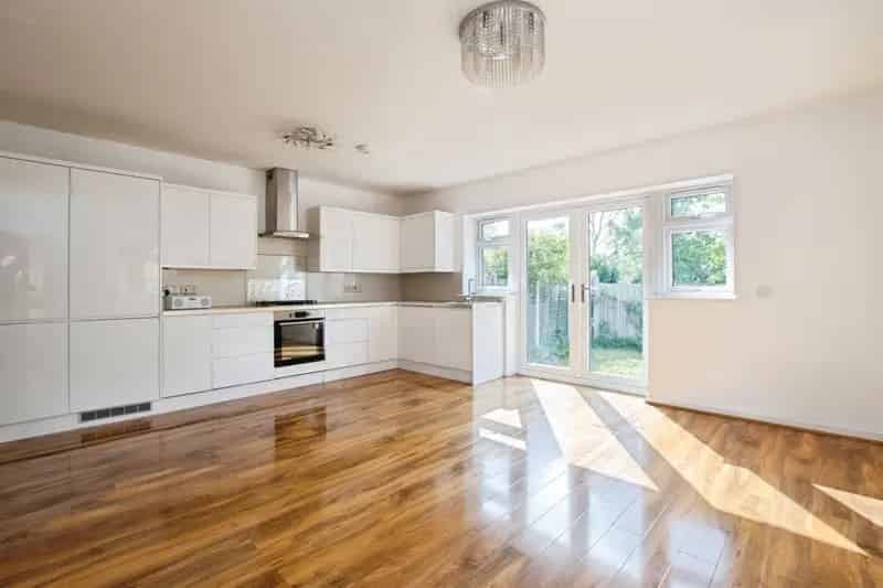 3 Bed Bungalow Winton Charming Garden Family Home