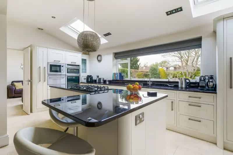 5 Bedroom Detached House for Sale in Tranmere Park Guiseley