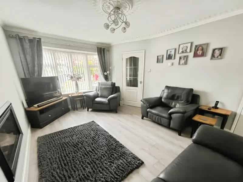 3 Bed House for Sale in Sought-After Cul-de-Sac