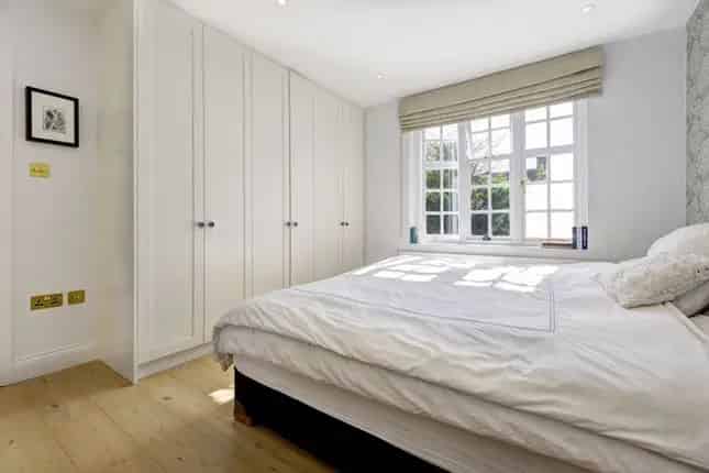 5 Bedroom Grade II Listed House Hampstead Garden Suburb