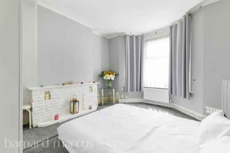 Three Double Bedroom Victorian Semi-Detached House Limes Road