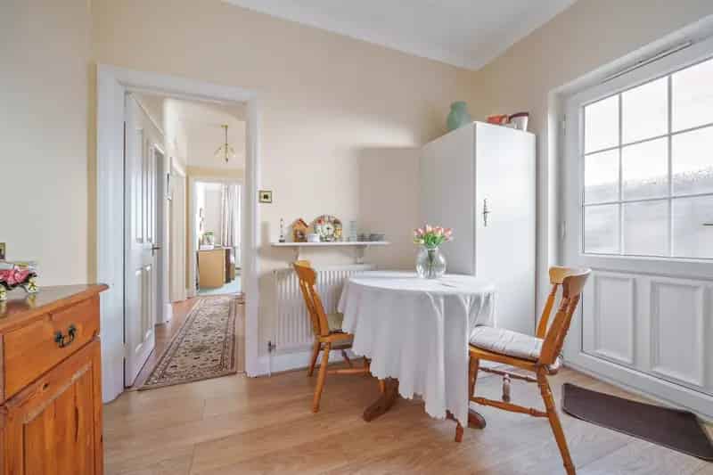 Spacious Semi Detached Bungalow with Garden and Parking