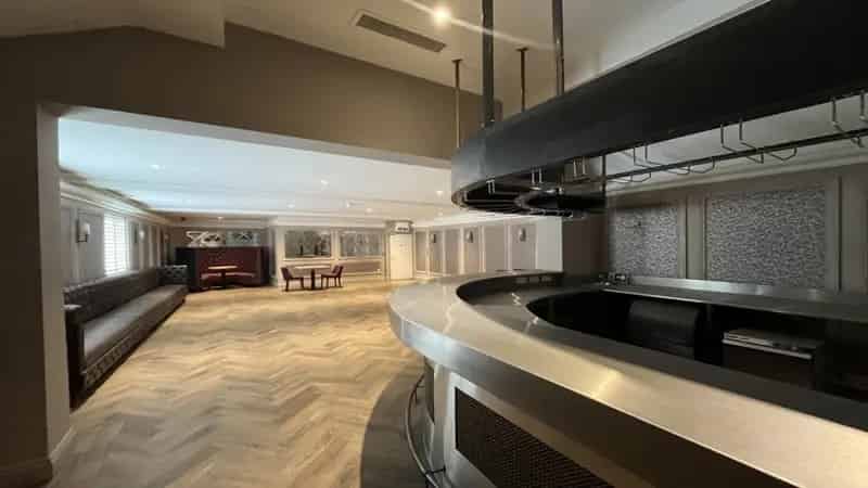 Three Floor Restaurant for Sale in Town Centre