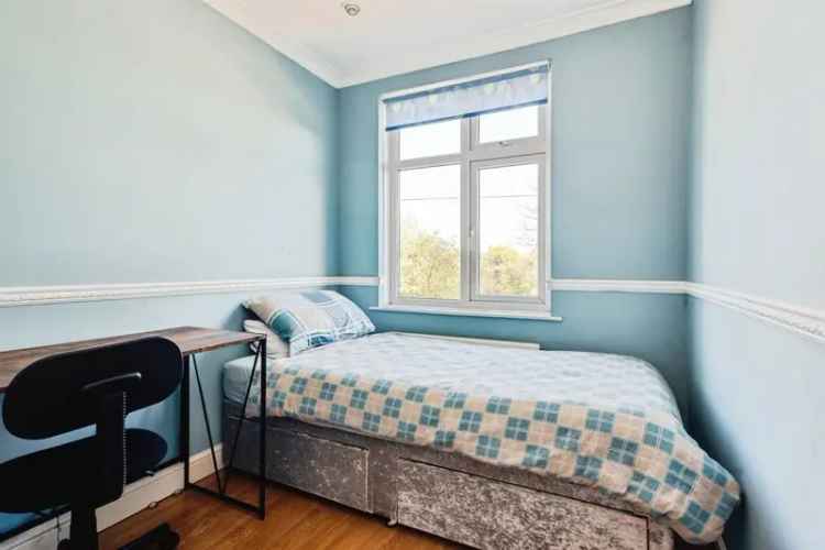 Four Bedroom House Headington Large Garden Garage Parking