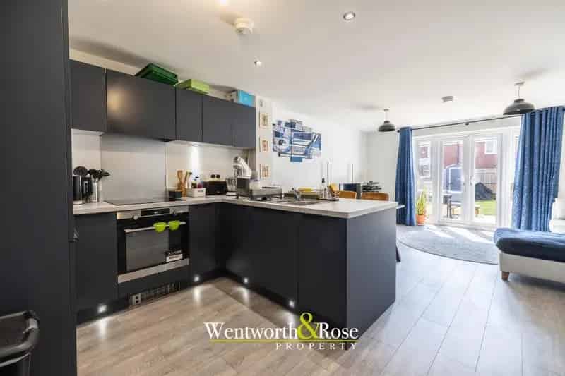 2 bedroom terraced house for sale
