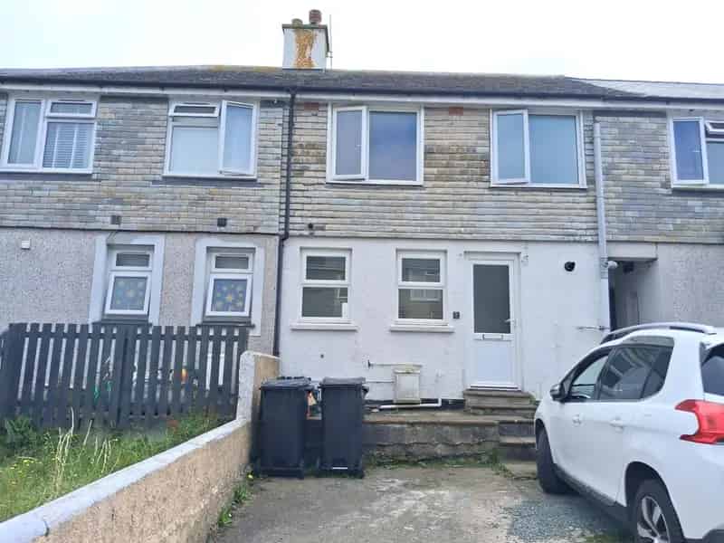 3 Bedroom Terraced House to Rent with Parking and Games Room