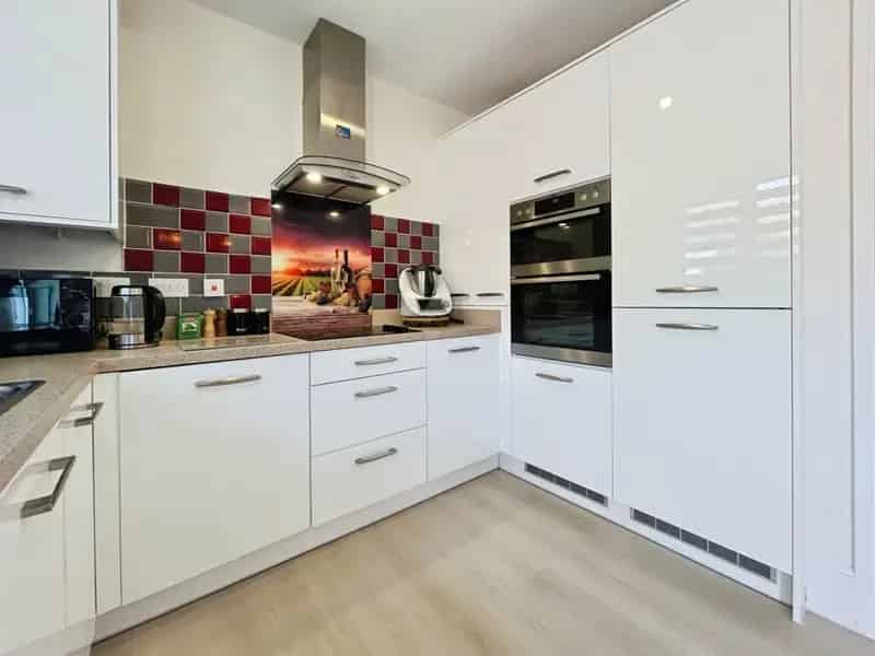2 Bedroom Terraced House Near Coastal Walk