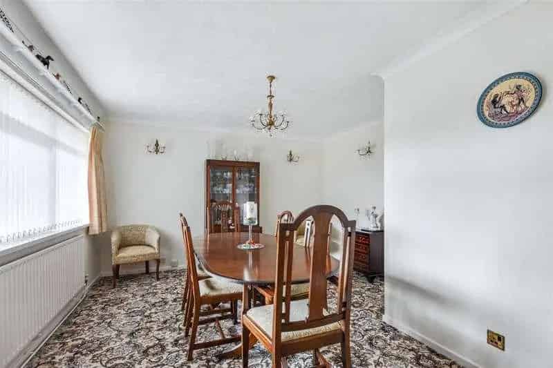 3 Bed Detached House for Sale - Prime Location