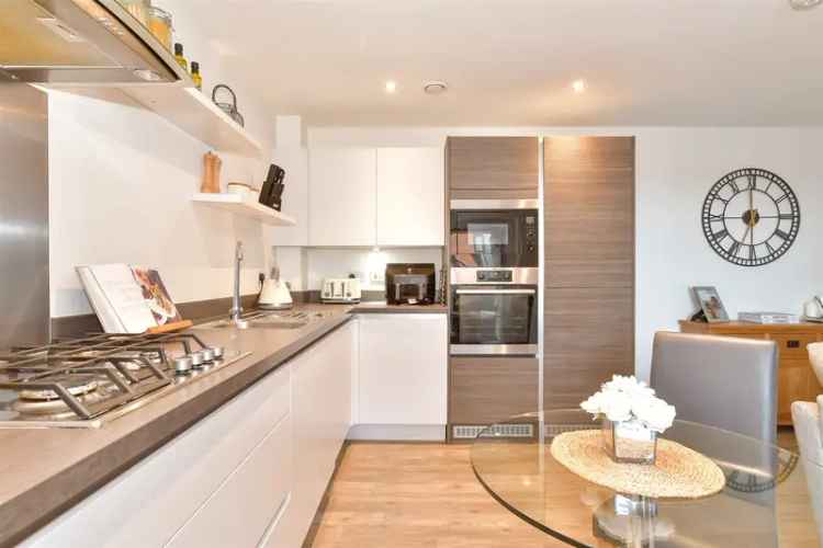 2 Bedroom Apartment for Sale in Ebbsfleet Valley