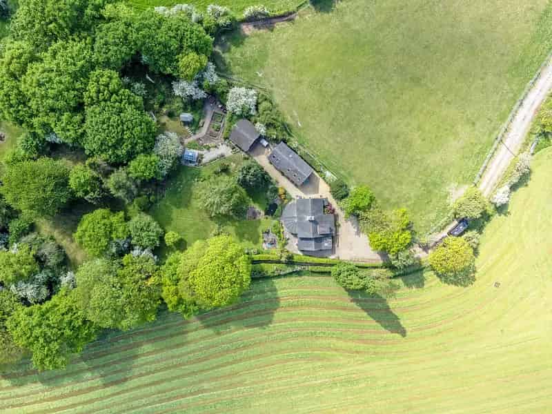 5 Bedroom Cottage with Annexe and 2 Acres of Land