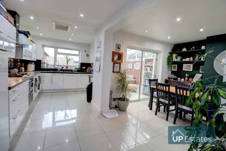 4 Bedroom Semi Detached House to Rent Eastern Green Coventry