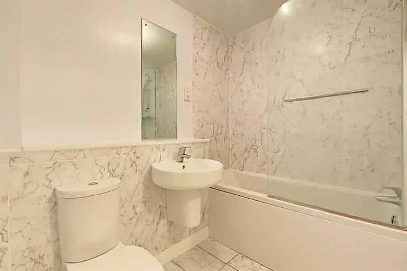 1 Bedroom Flat for Sale in Farnborough