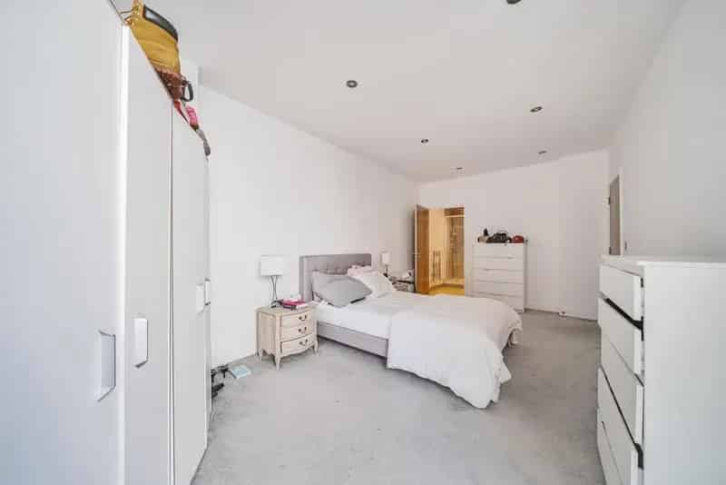 3-Bedroom 3-Bathroom Apartment with Private Terrace and Garden