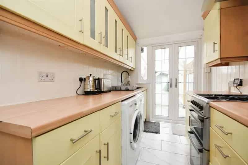 Charming 2-Bed Cottage Near Brentwood Station