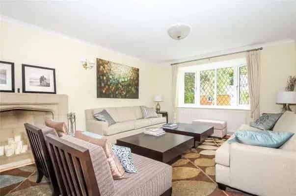 Family Home in Sunningdale with Large Garden and Barn