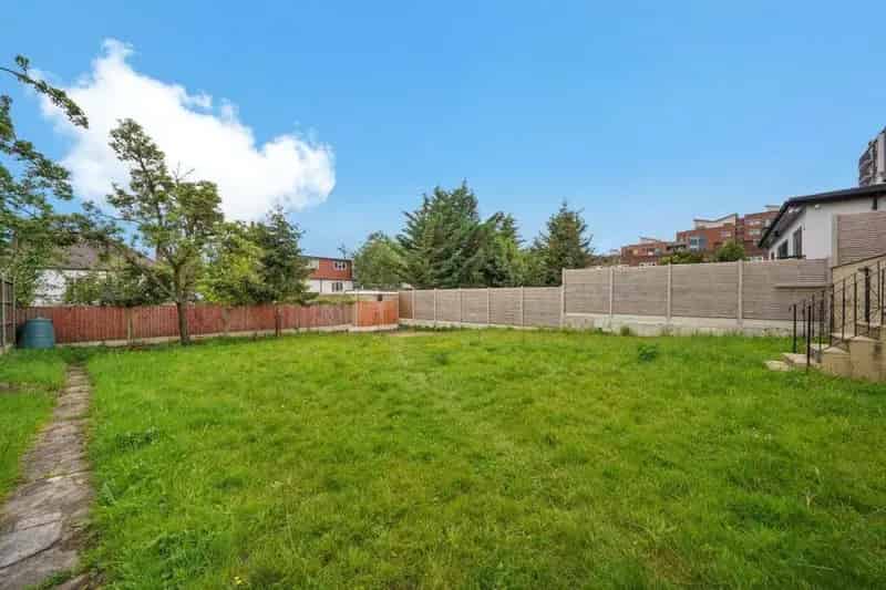 4 Bedroom House in Kensal Rise - Family Home