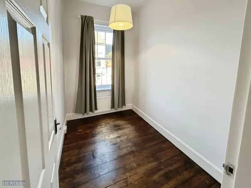 3 bedroom House
Let Agreed
Total Size: 528 SQ FT
