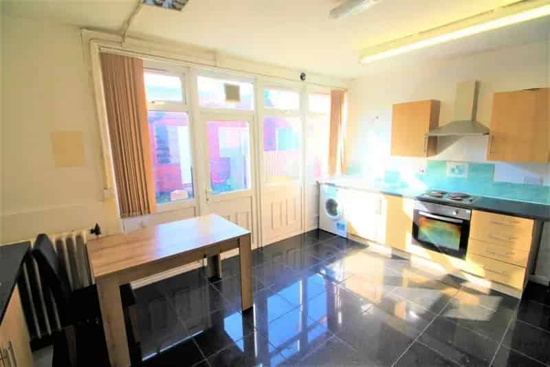 1 bedroom Flat
 To Let