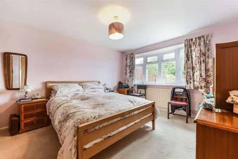 2 bed house for sale