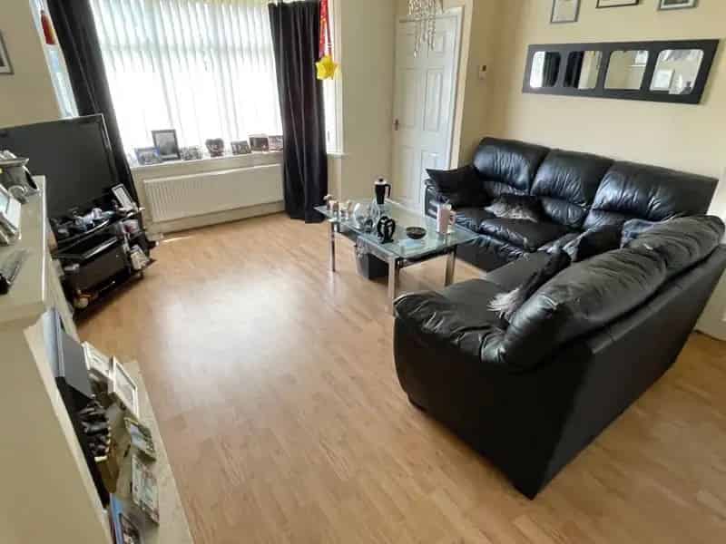 3 Bedroom Semi-Detached House to Rent