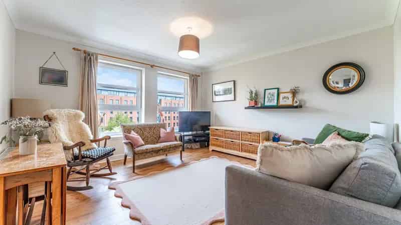 Bright 2-Bedroom Apartment Near Kelvingrove Park
