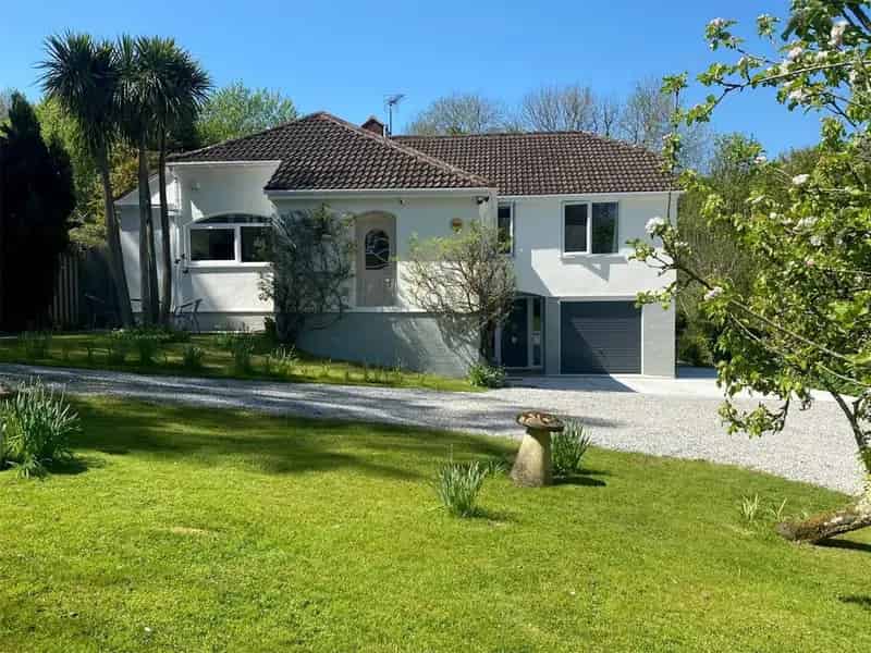 4 Bedroom Detached House for Sale in Peaceful Country Setting