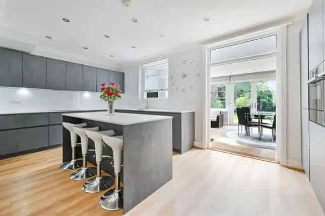 4 Bed Semi-Detached House for Sale West Wimbledon SW20