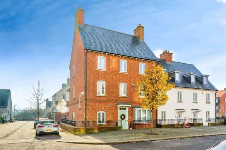 House For Sale in 1, Glasgow Street, Northampton, England